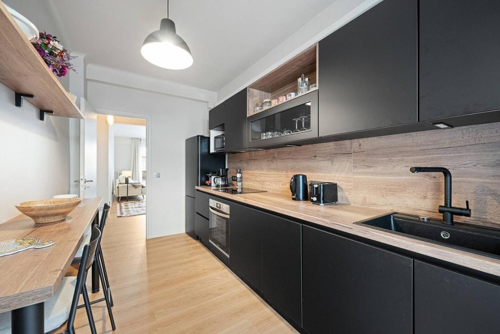 Charming & Comfortable - Heart Of Apartment