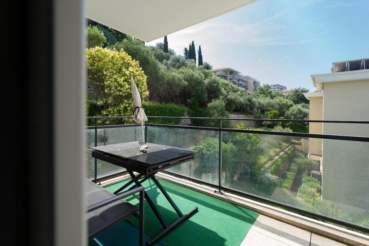 La Rive Ouest Apartment