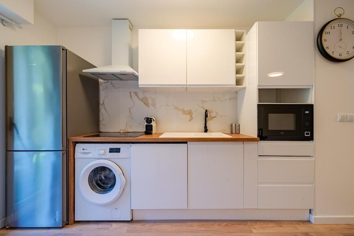 Apartment Beautiful 2-bedroom Apartment, Garden, Swimming Pool, Sea Within Walking Distance *