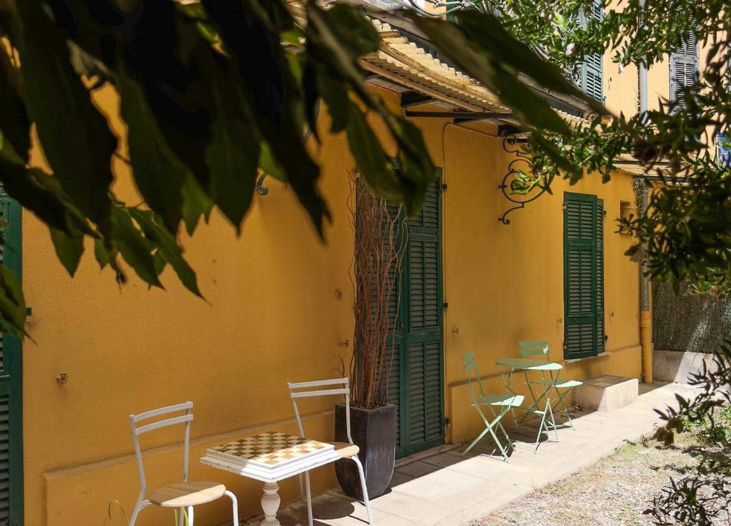 T1 - Cocon Dore Et Jardin Secret, Liberation Apartment