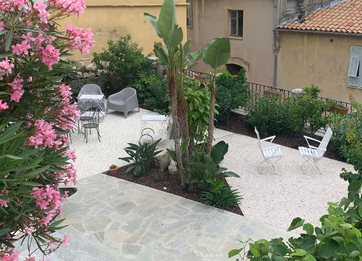 Apartment Lovely In Vieux-nice With Terrace, Garden And Ac - 10 Min To Beaches And Promenade Des Nice