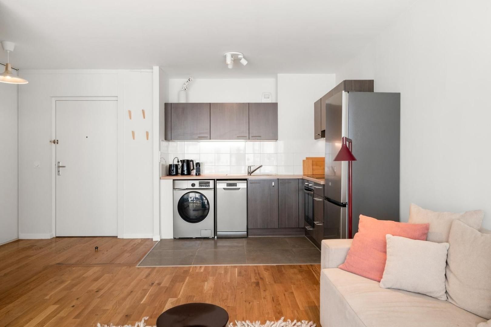 Stunning & Bright - 2 Bedrooms - Parking Wifi/ac * Nice