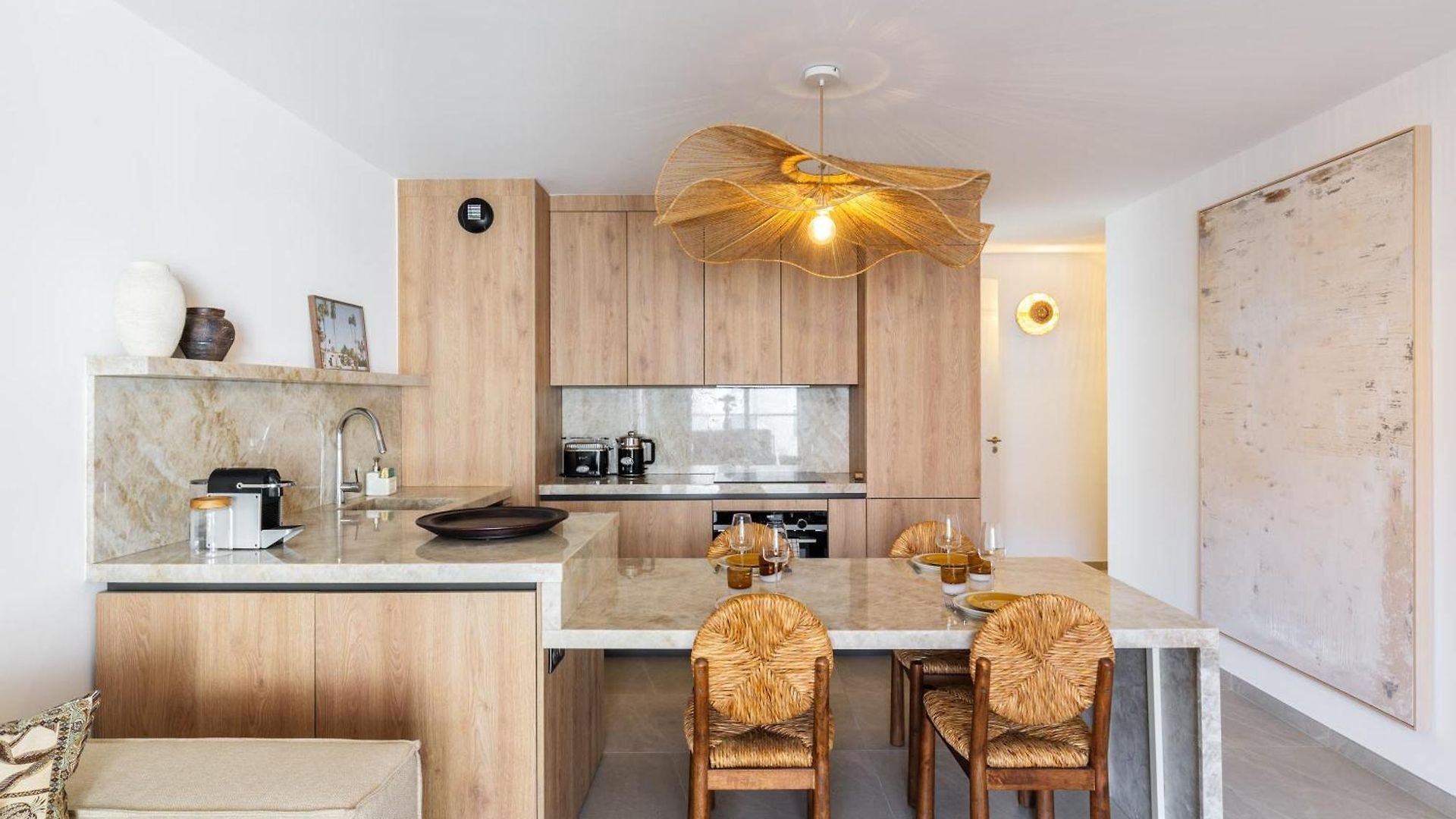 Spacious With Terrace And Parking *