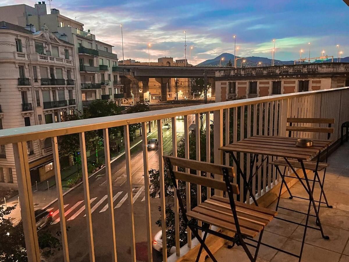 Full Furnished In Downtown With Double Ac 50m2 *