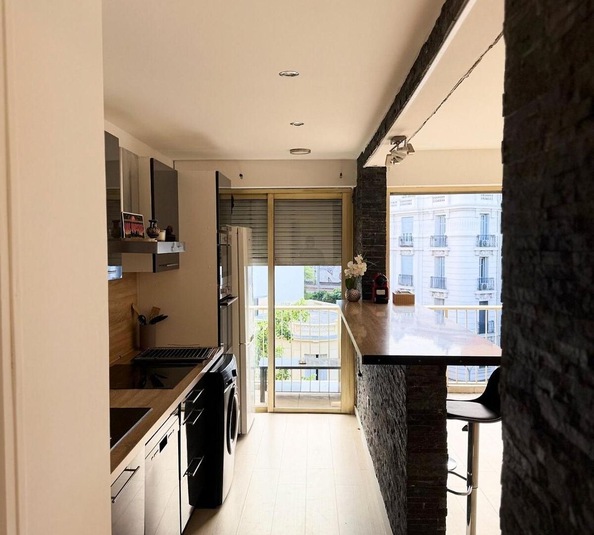 Full Furnished In Downtown With Double Ac 50m2 * Nice