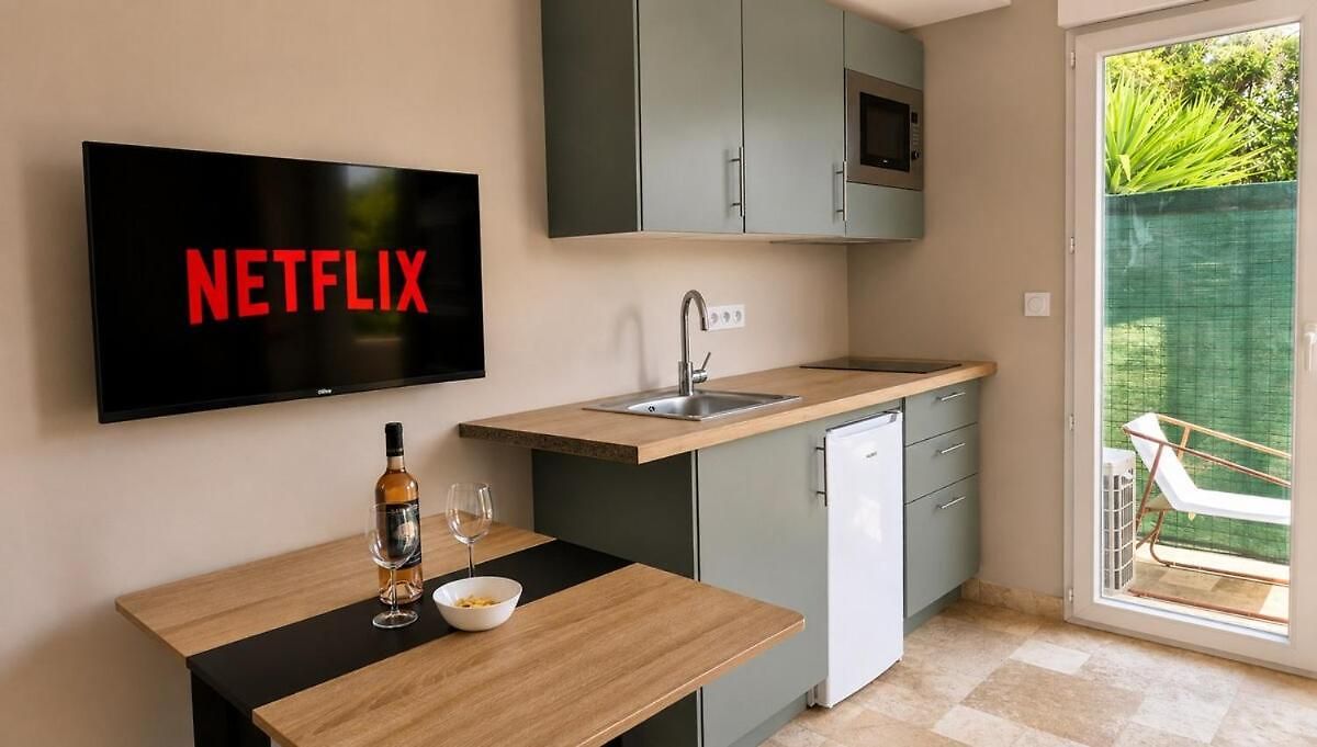 Duplex Climatise Avec Terrasse A *