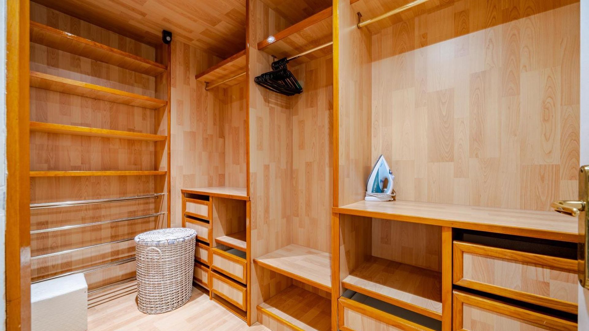 Spacious Flat - Calm & Ac *