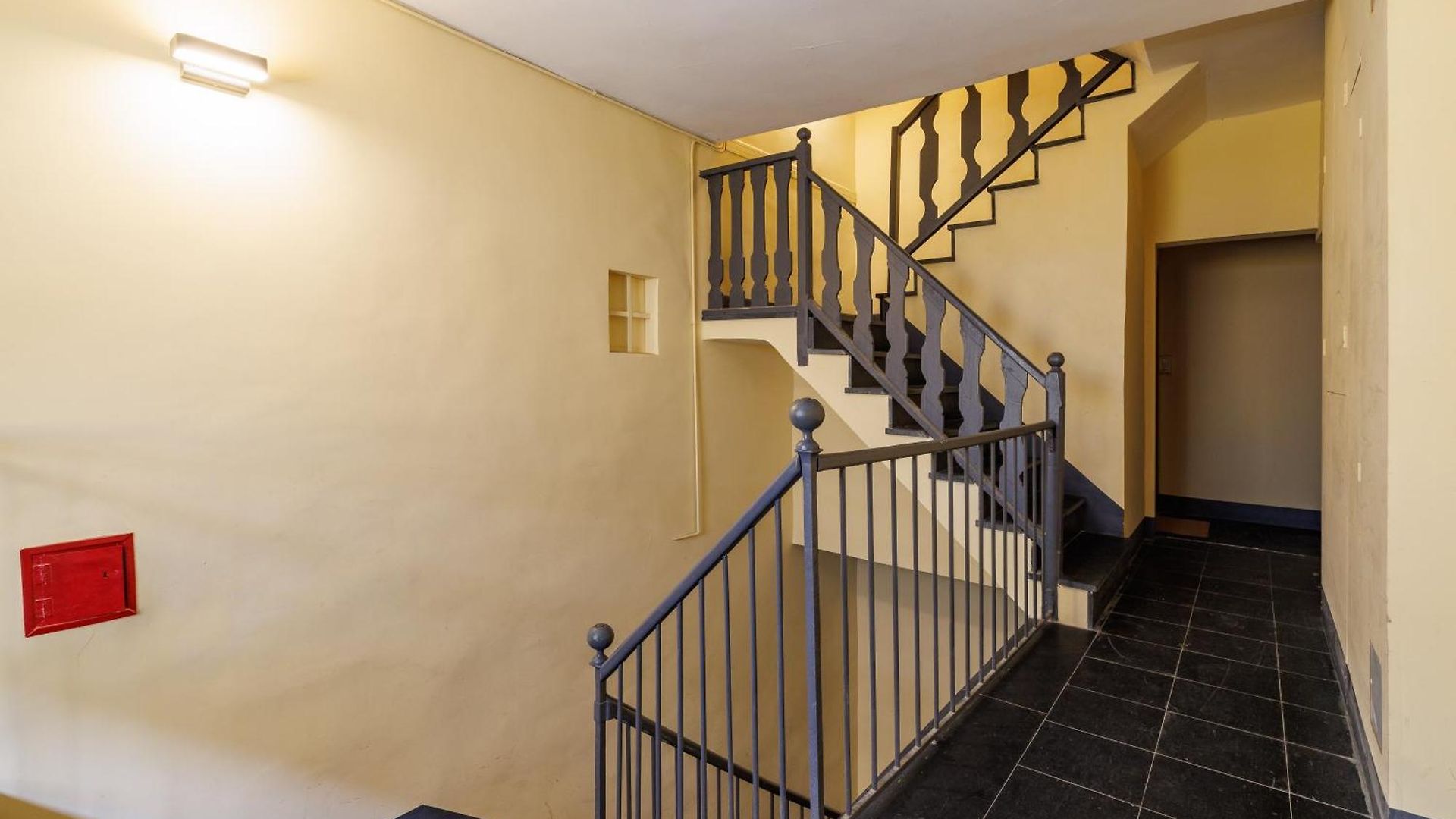 Renting - St Vincent - Floor Luxury Old Town Air-conditioned