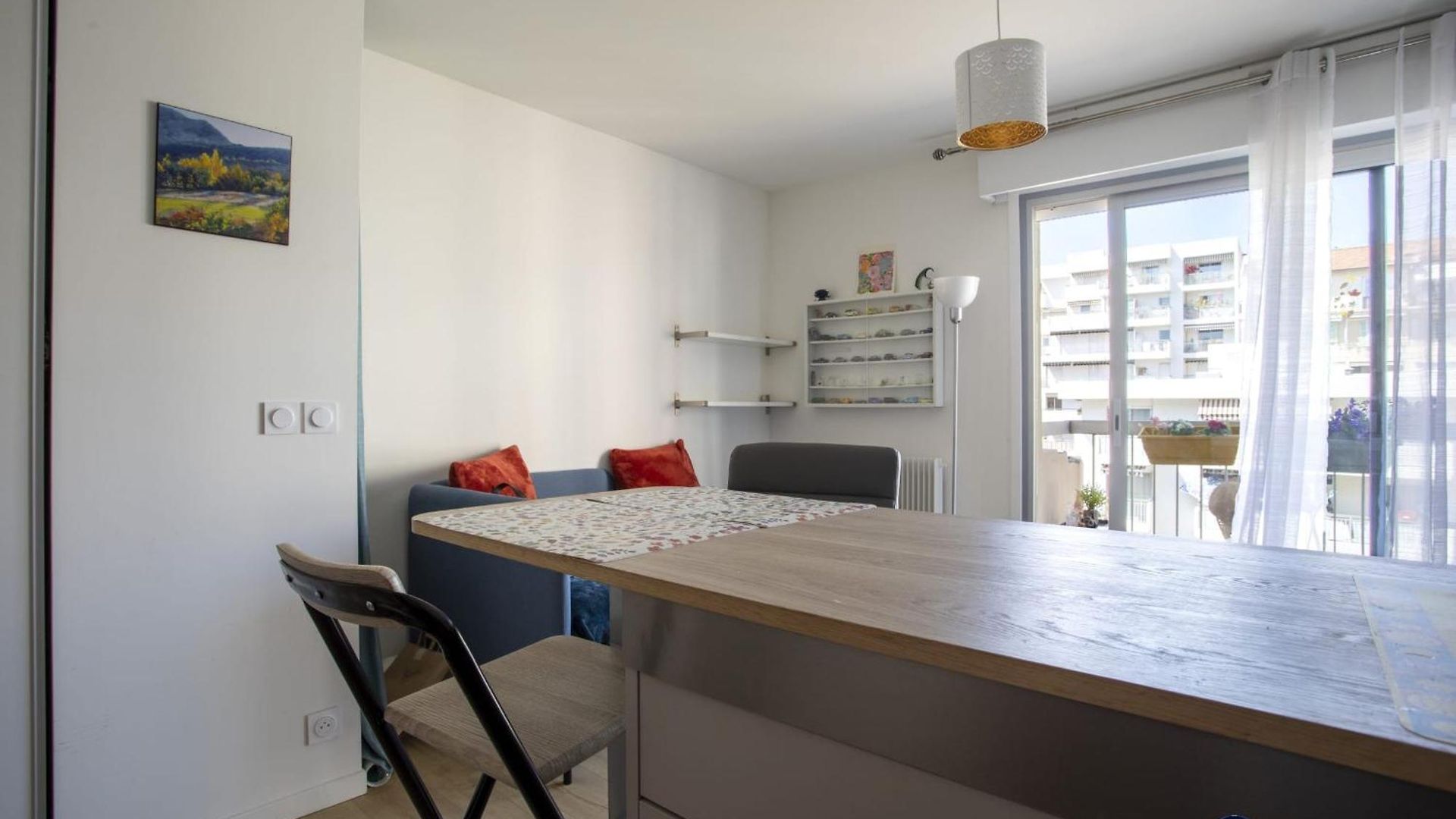 Charming With Balcony In The Heart Of The Liberation District *