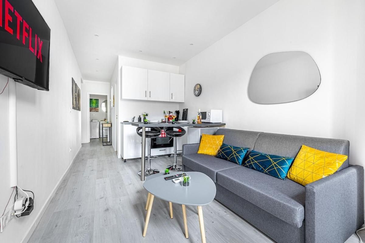 Apartment Relaxation & Comfort Design With Ambient Led *