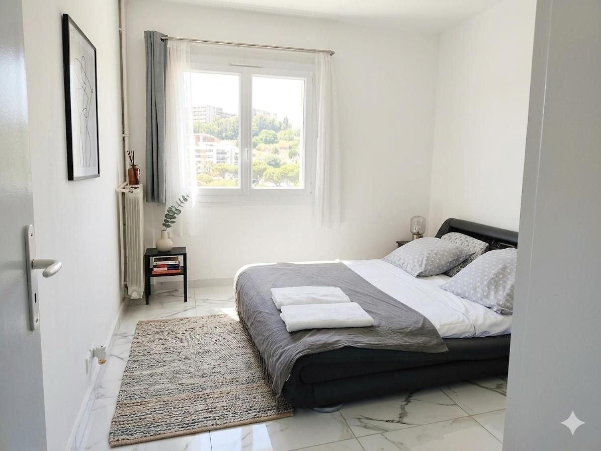 Riviera Escape Balcony Tram Airport Apartment *
