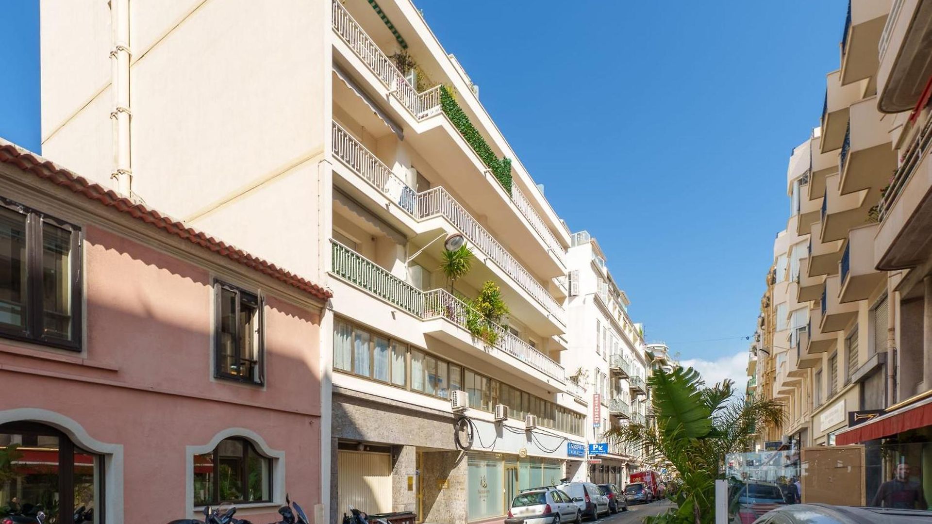 The Jewel Of The Golden Triangle Ocean View - Welkeys Apartment *