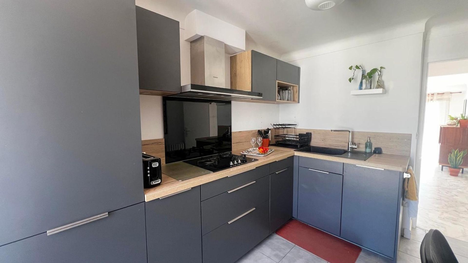 Bright Floor 2br With Large Terrace In Centre * Nice