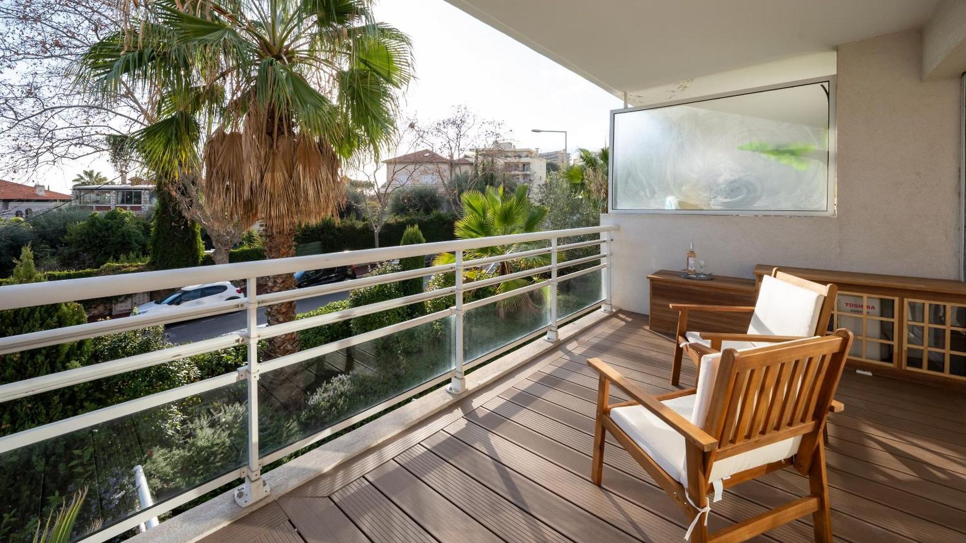 Apartment Moku Lumiere 南仏 木光居