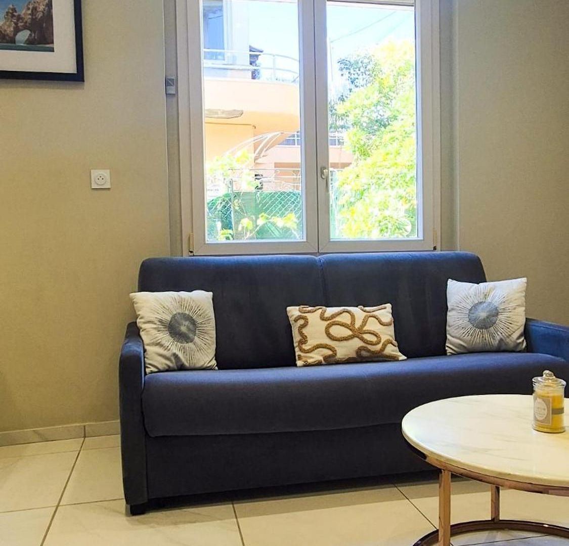 Apartment T4 Moderne Climatise - Parking Prive- Terrasse - -