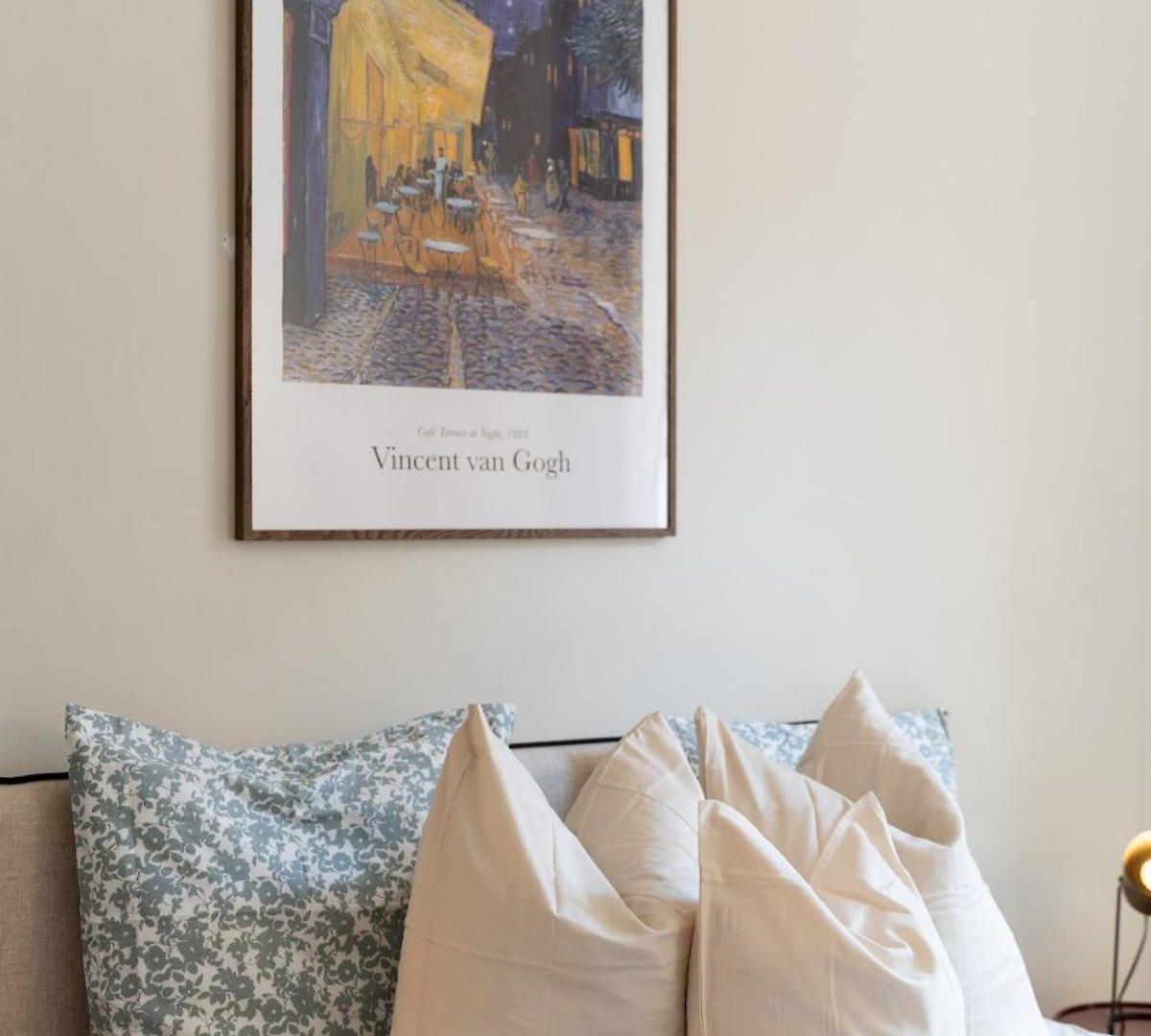 Bright 2 Center Apartment *