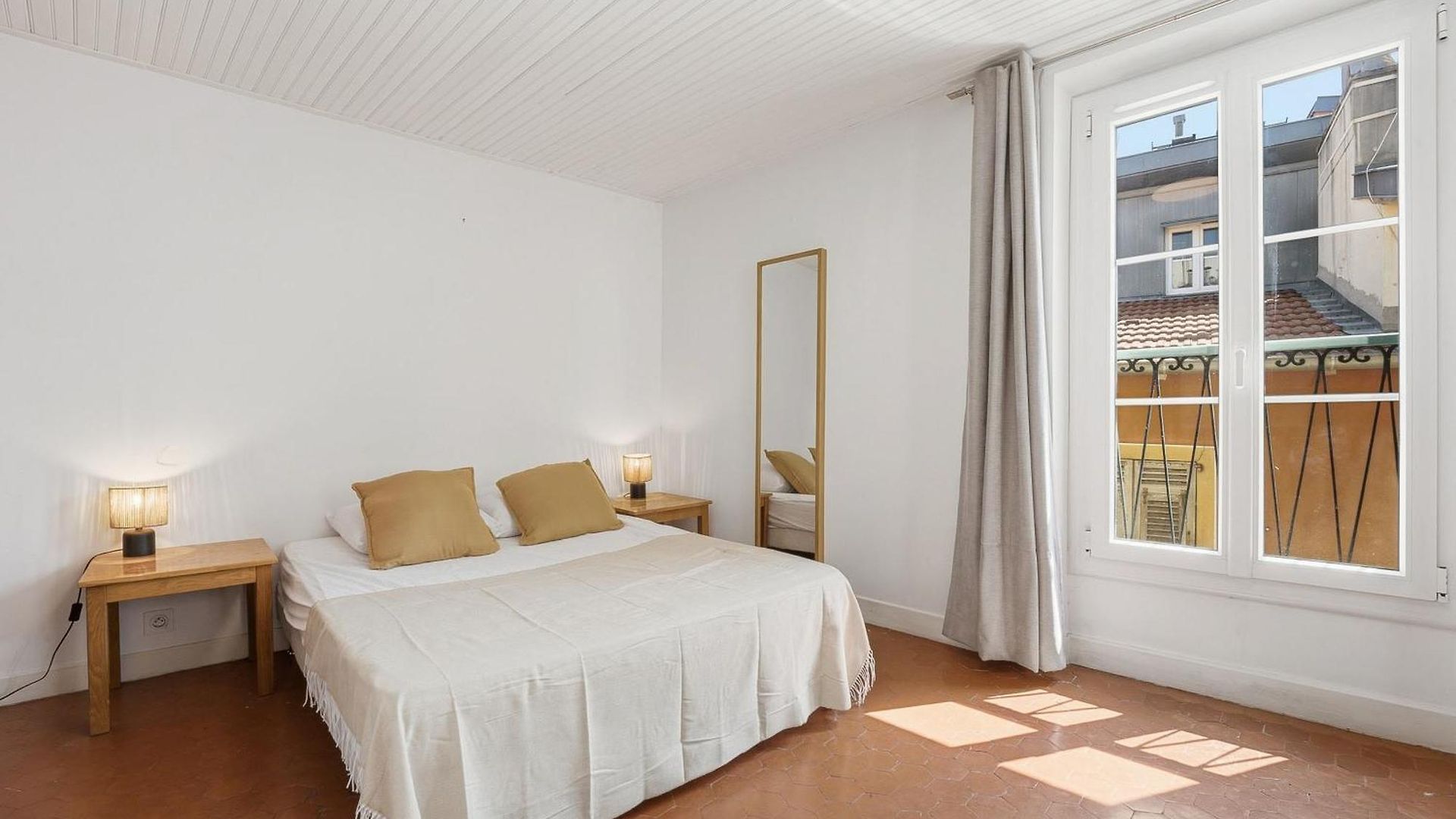Apartment Old Town - 2 Bedroom Ac Nice
