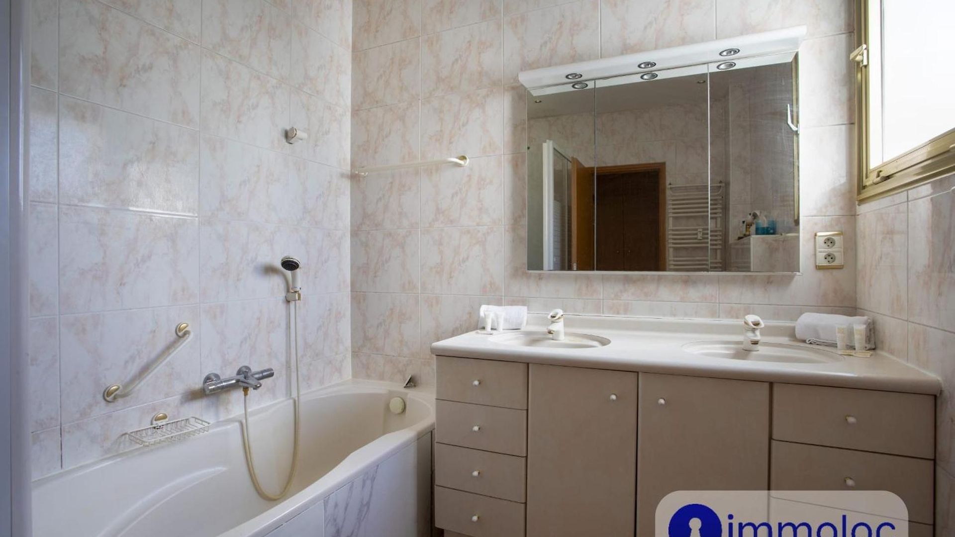 Apartment Spacious With Terrace In The Cimiez District Nice