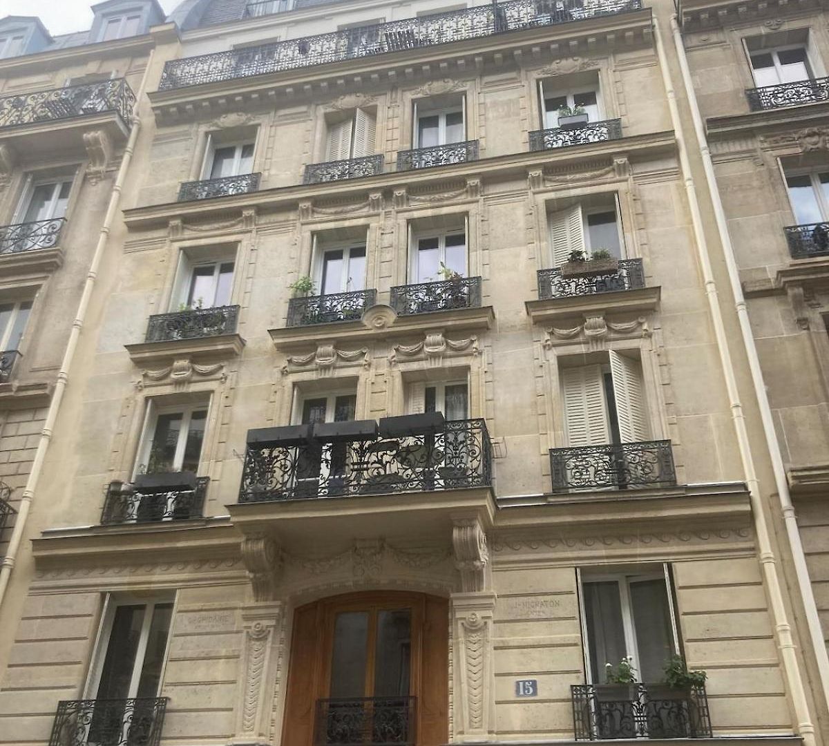 Superb 3 Bedroom - Center Nice