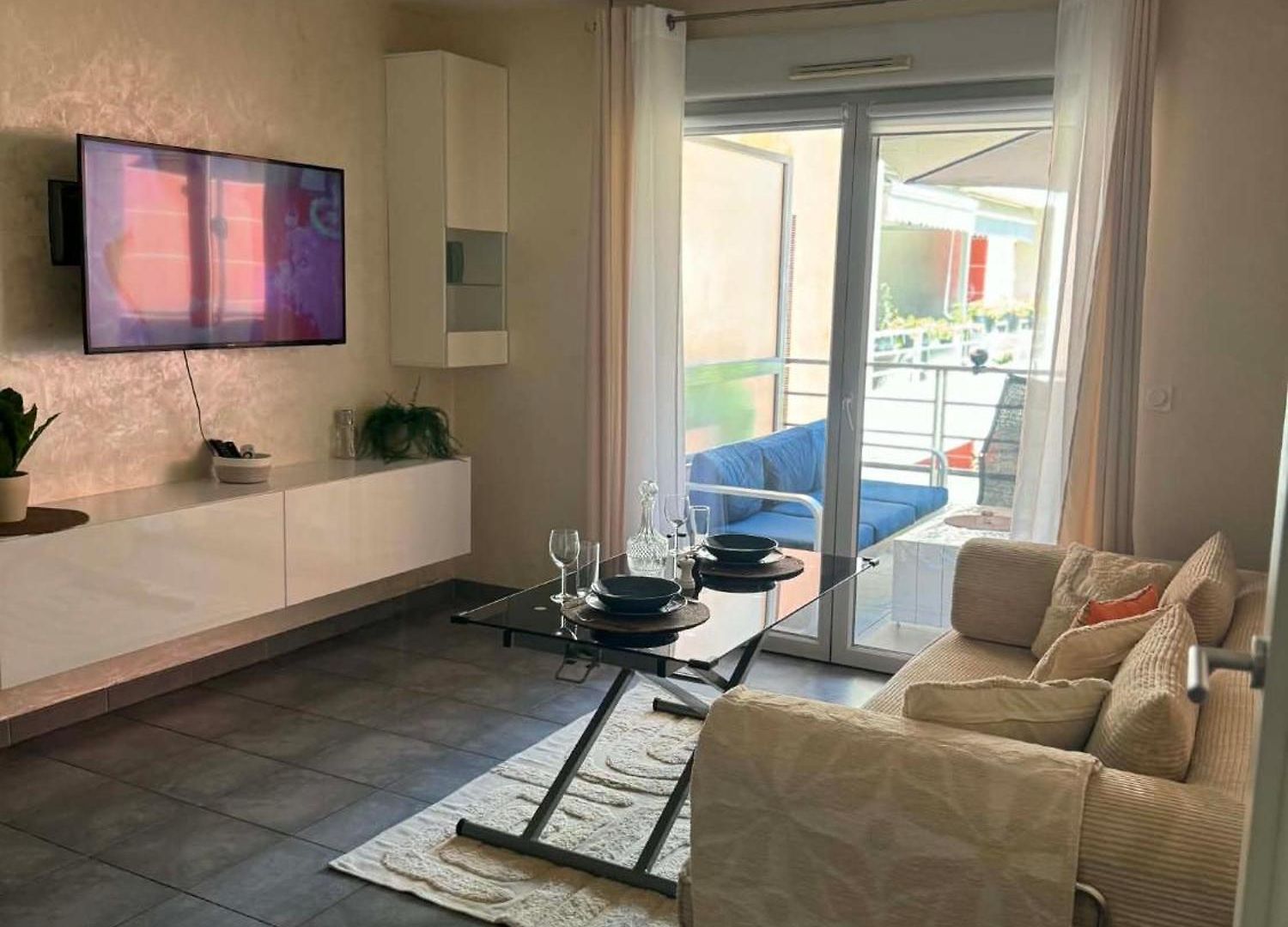 Moderne Avec Terrasse, Parking Et Clim