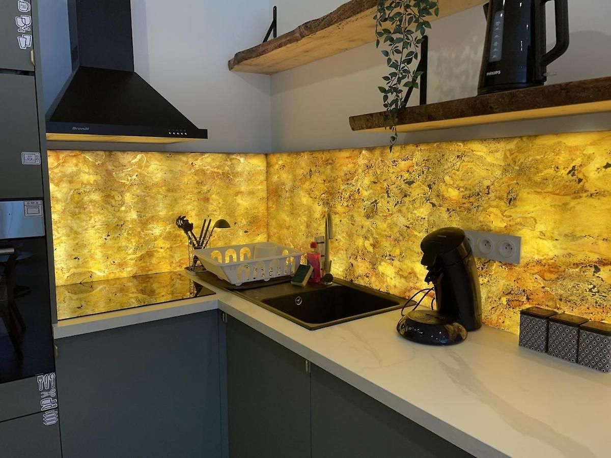 Joli Appartement Avec Jardin, 2 Chambres, Centre Ville De Nice *