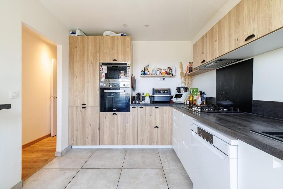 Beautiful 2 Swimming Pool, Parking Space And Air Conditioning Apartment *
