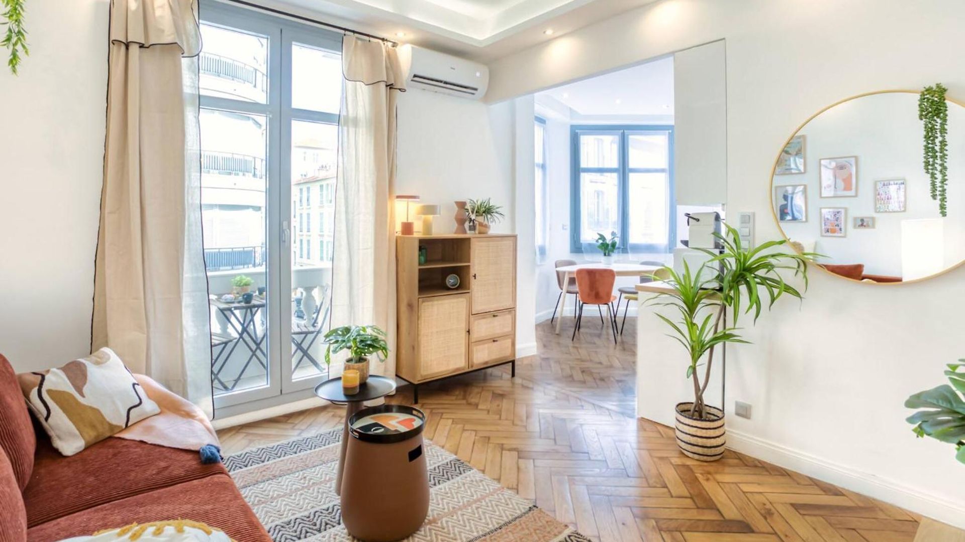 L23 Staywizus - 1 Bdr Shakespeare 2 Balconies - Clim & Wifi * Nice