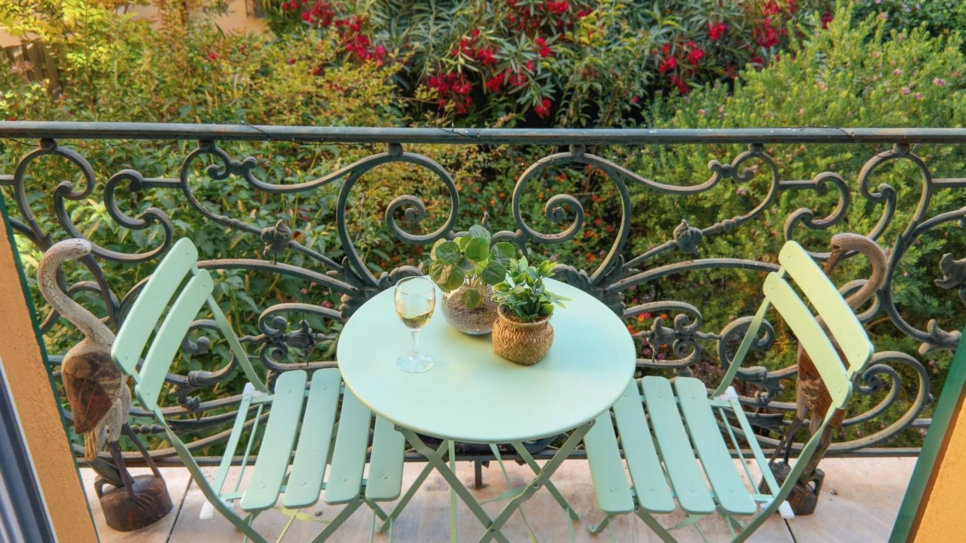 Charming Studio, Balcony With Garden View, Liberation Nice