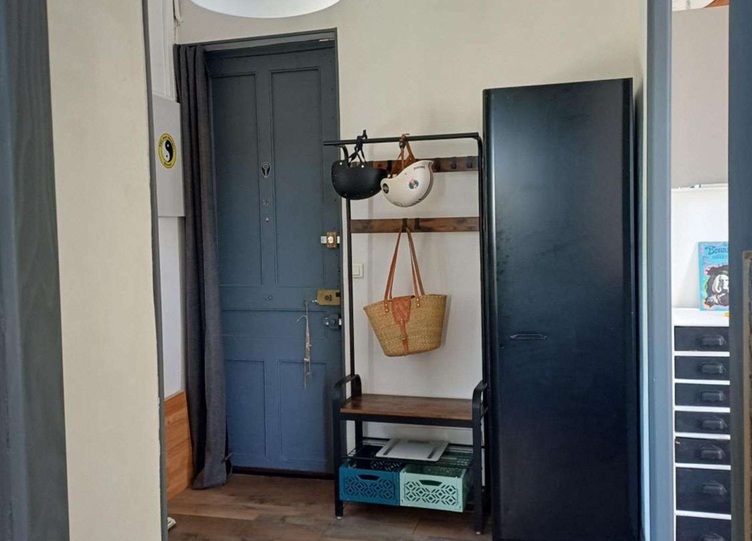 2p Renove Dans Bel Immeuble Nicois De Caractere Apartment