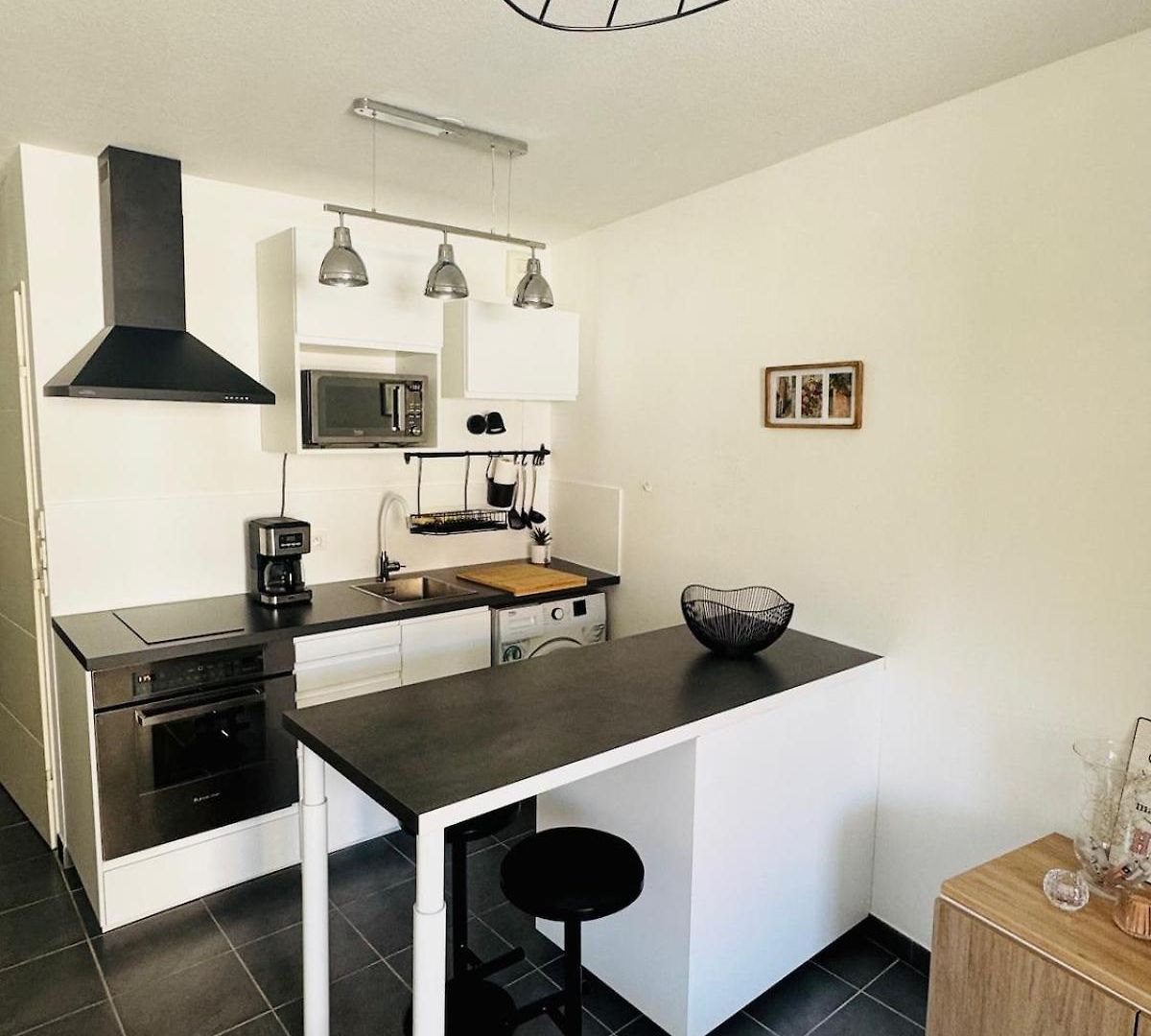 Apartment Et Spacieux A 10 Minutes Du Centre De Et 5 Min De L'entree D'autoroute Acces Faciles Et Dans Quartier Calme *