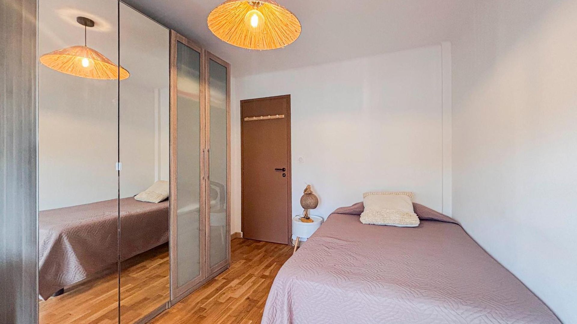 Entre Et Ville, Cocon Avec Terrasse - 3 Pers Apartment *