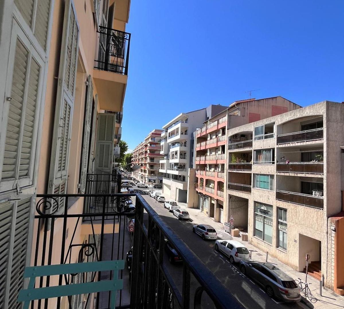 Terrasse 4 A 6 Personnes De Gamme Port, Riquier *