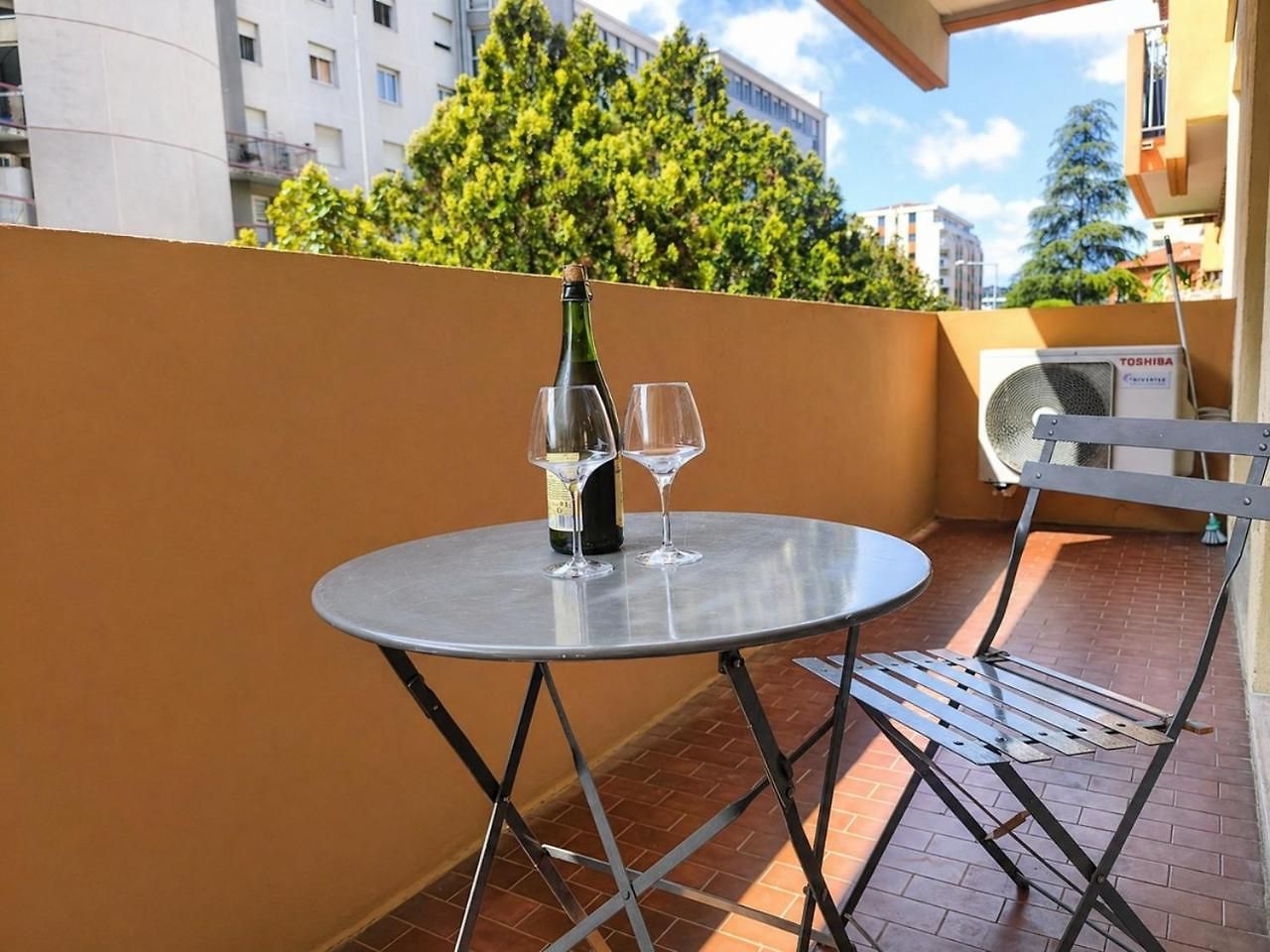 Apartment Charming With Terrace & Secure Parking
