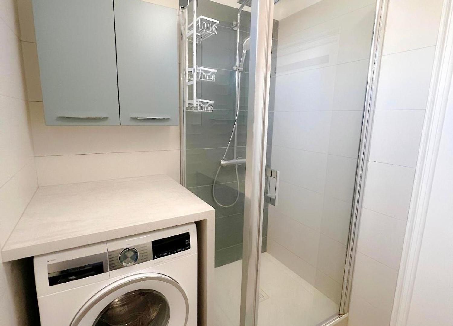 Apartment Bright Floor 2br With Large Terrace In Centre *