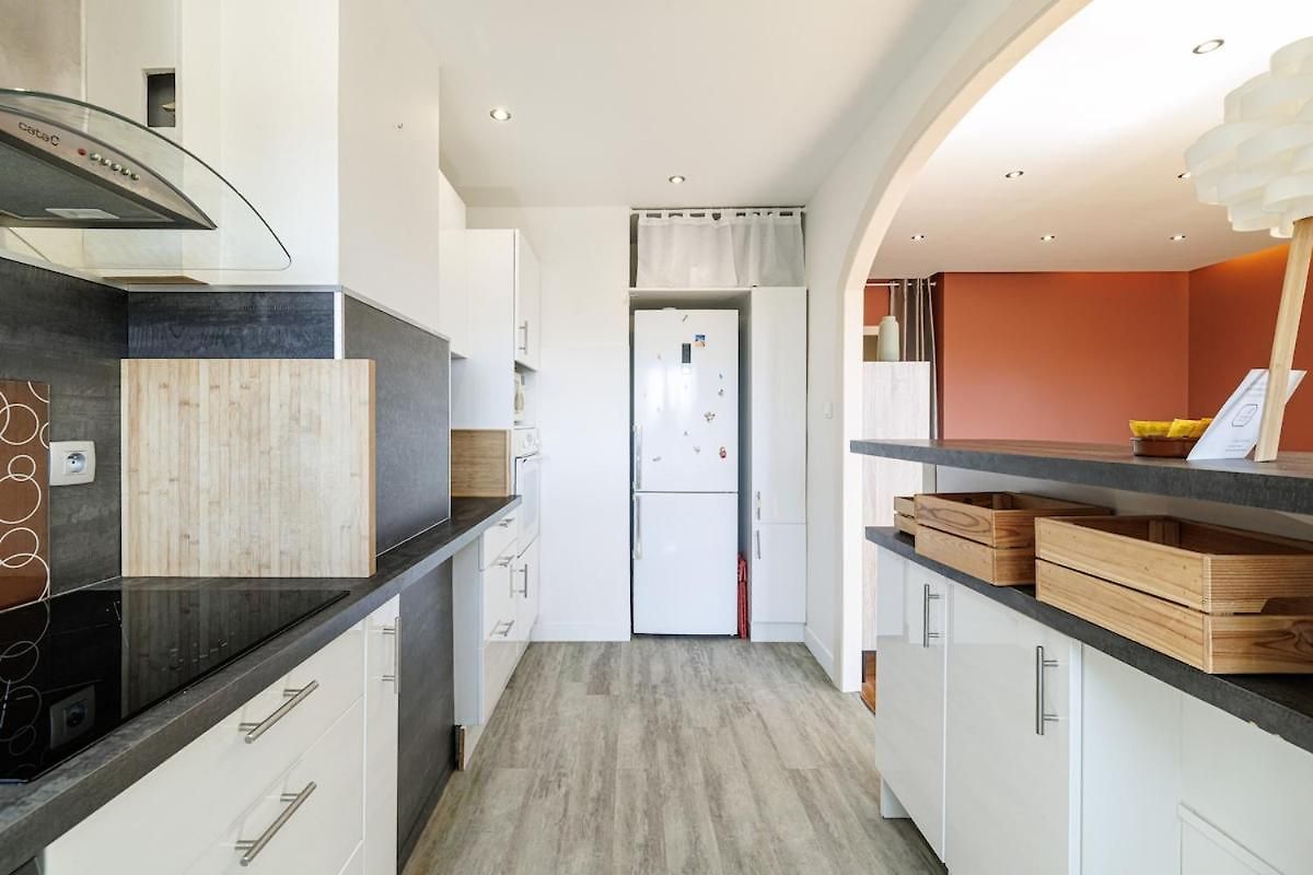 Apartment Spacieux T3 Avec Balcon Confort Et Convivialite