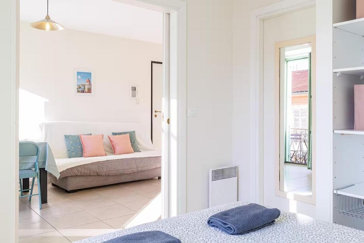 Apartment Bright With Balcony Port De Nice