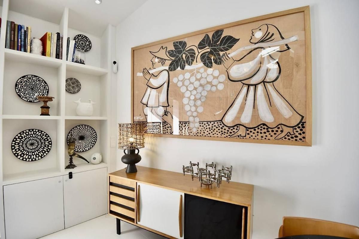 Signature Magenta Apartment Nice