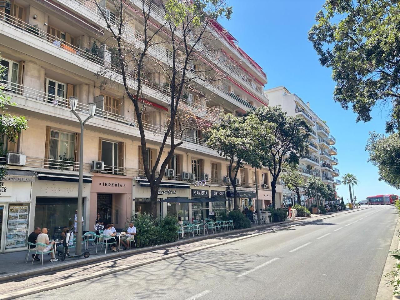 Apartment 50 M De La Et 60 M Carre Au Centre Nice