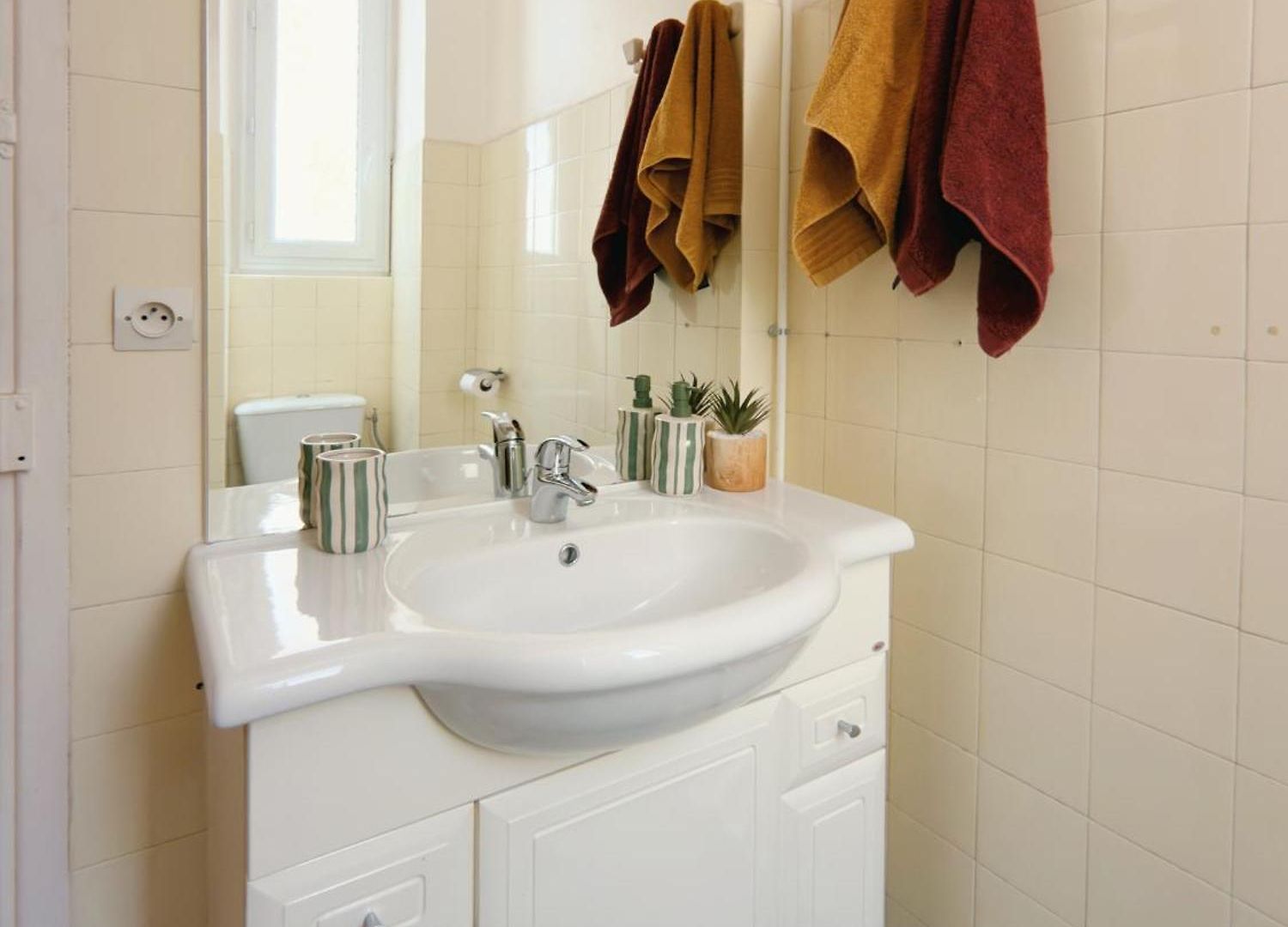Apartment T1 - Cocon Dore Et Jardin Secret, Liberation *