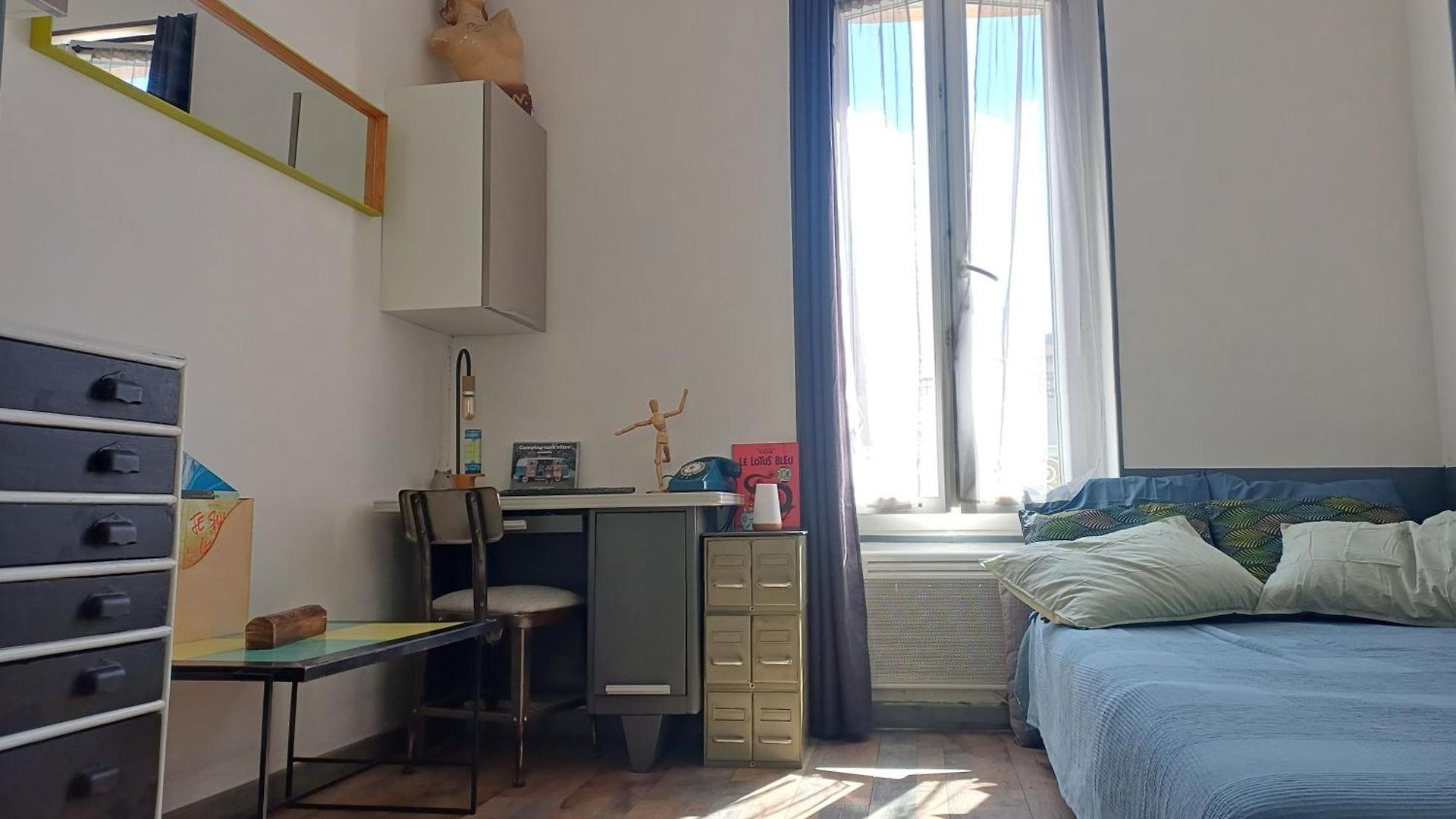 2p Renove Dans Bel Immeuble Nicois De Caractere