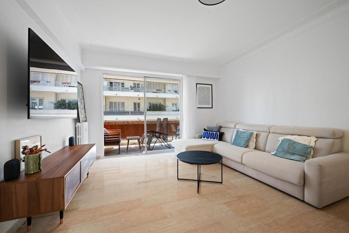 Apartment 110 M2 Family, 3 Bedrooms Ac And Terrace 8 Min Away