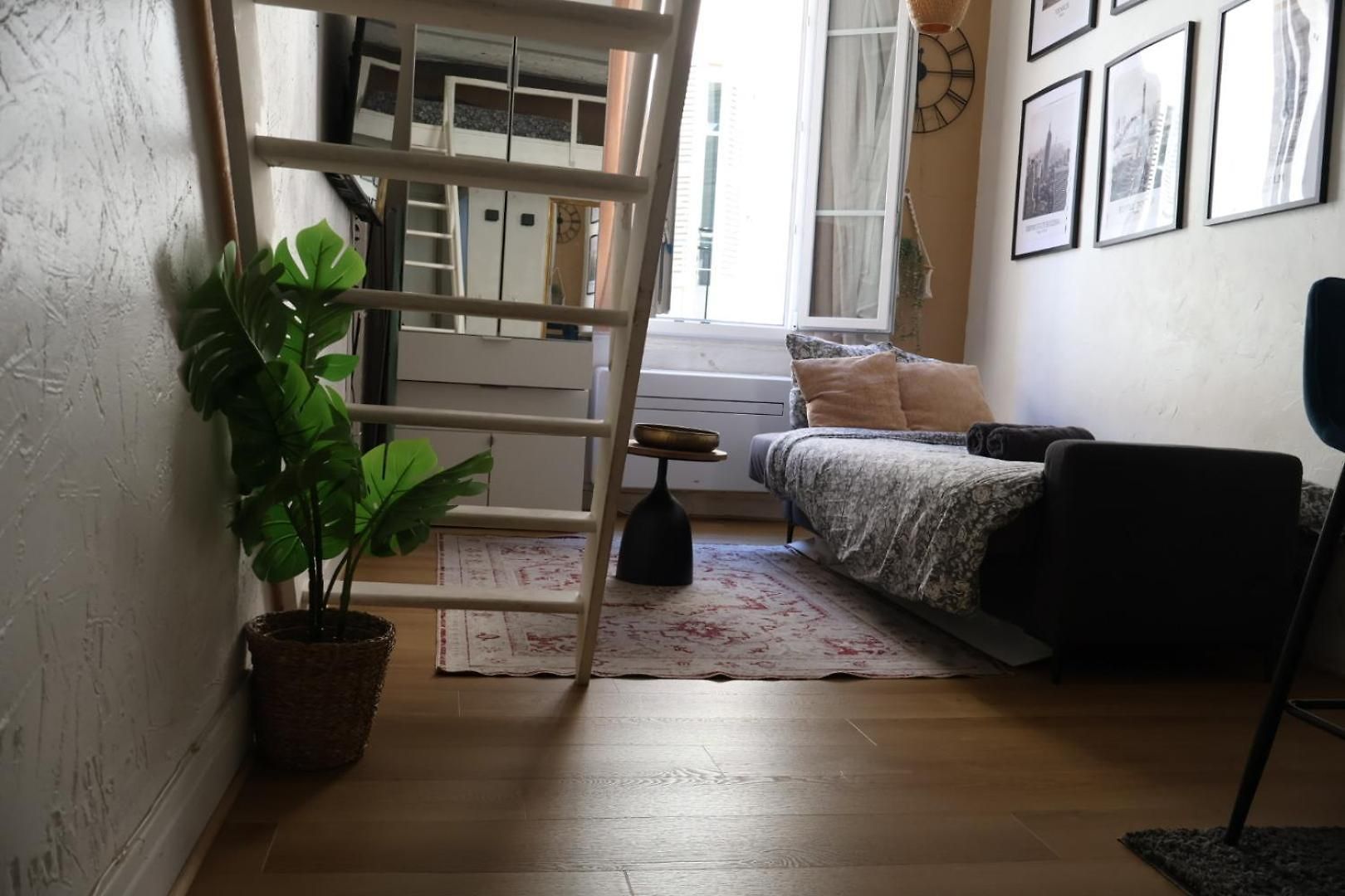Apartment Comfy In Old Town With Mezzanine - Place Garibaldi,