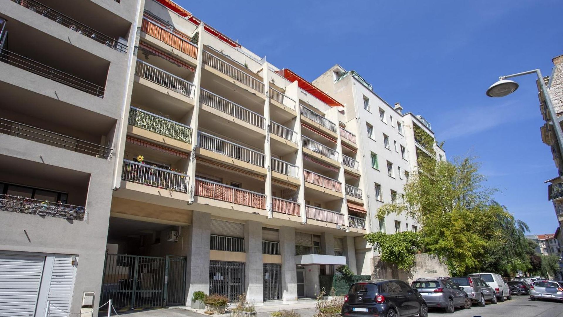Charming With Balcony In The Heart Of The Liberation District Apartment