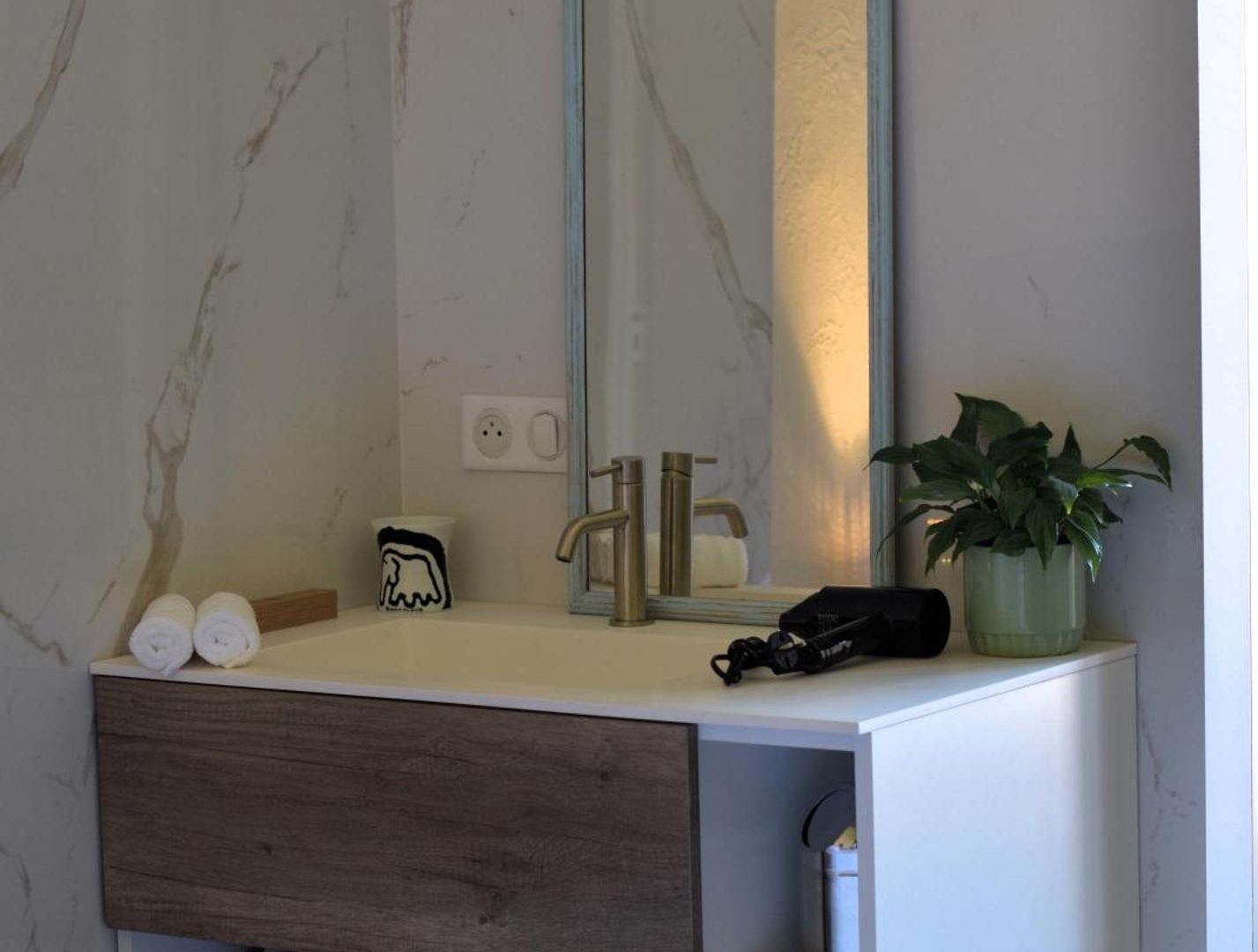 Apartment Climatise Et Proche De *