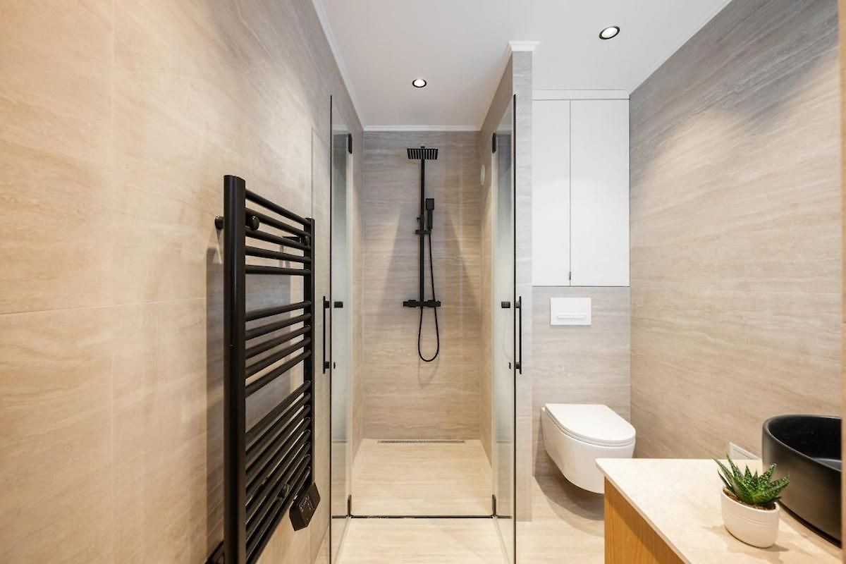 2-bedroom - Sleeps 4 - Place Massena Apartment