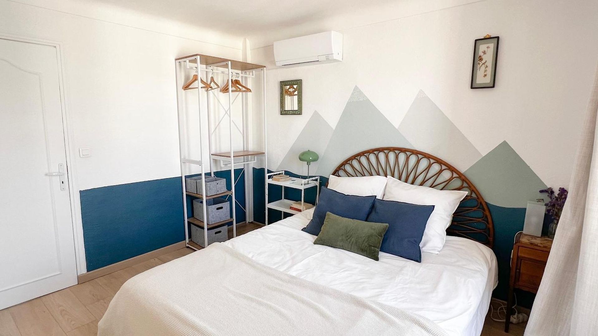 Bright Floor 2br With Large Terrace In Centre Apartment