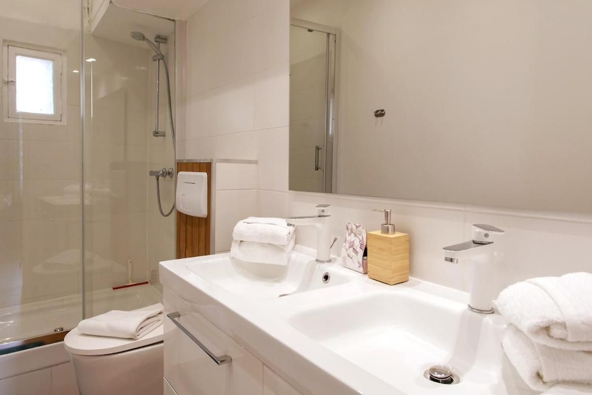 Promenade Sea View 2 Bedrooms, Ac, Wifi Apartment