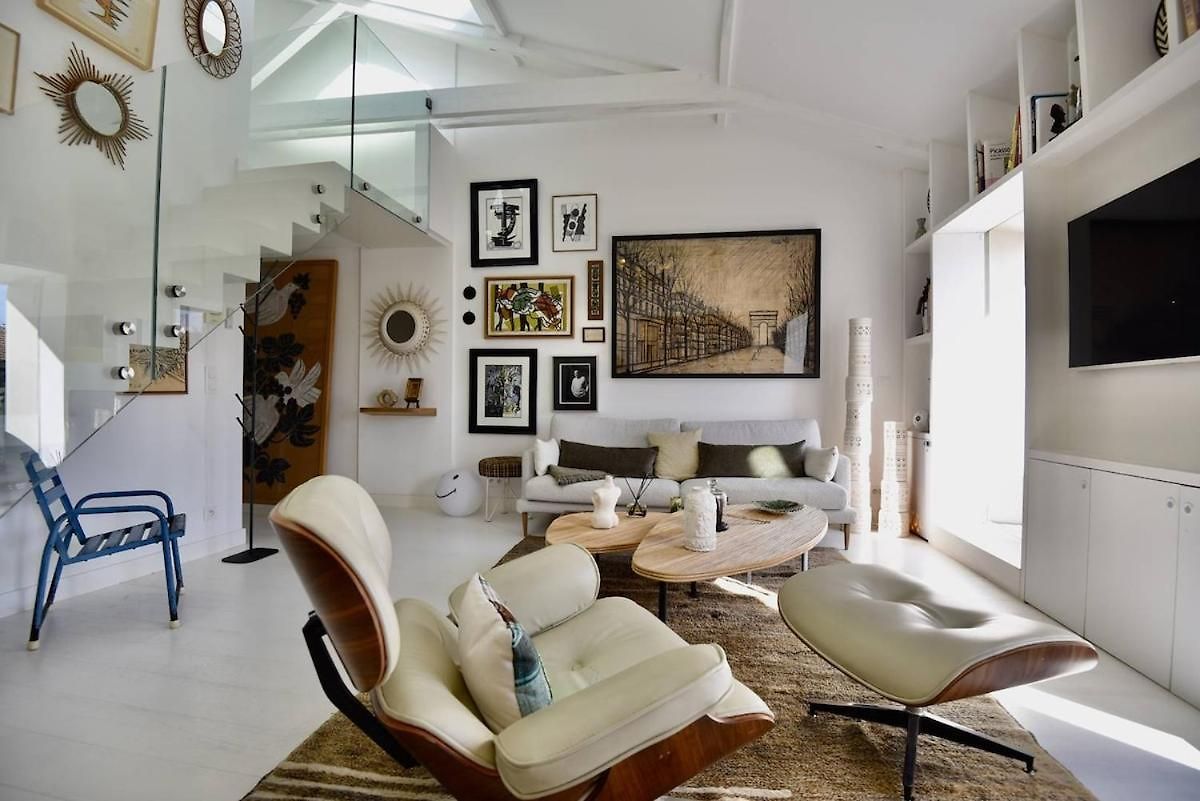 Signature Magenta Apartment
