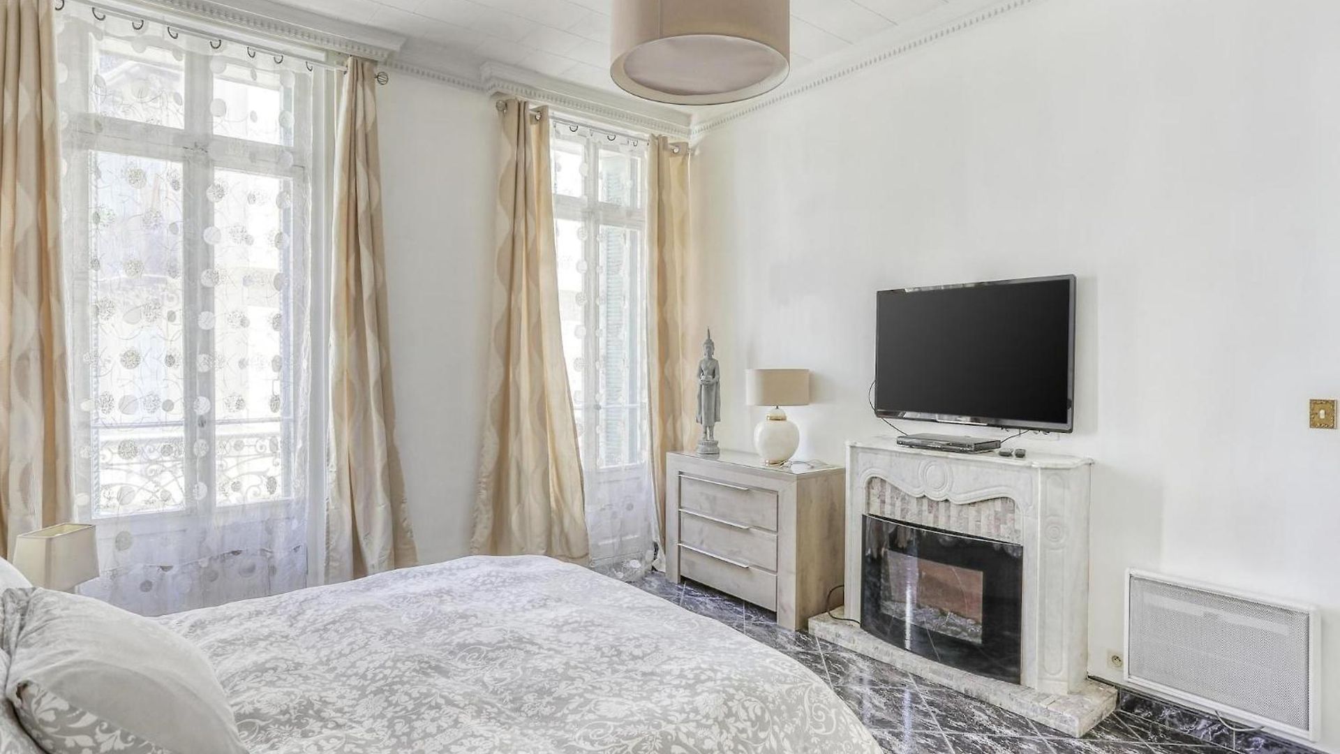 Apartment In Near Beaches *