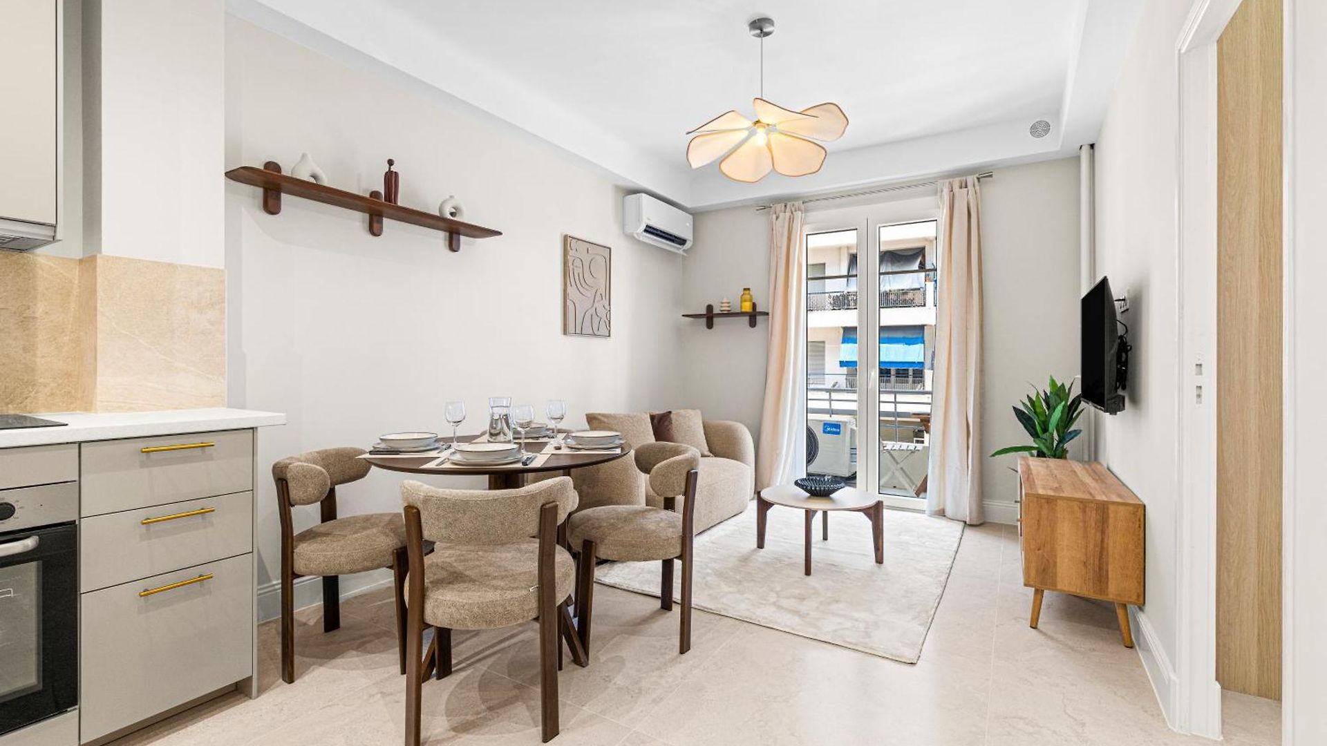 Fully Renovated 2-bedroom *